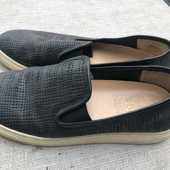 Vince Camuto laceless sneakers. Size 8 woman’s - Picture 2 of 3